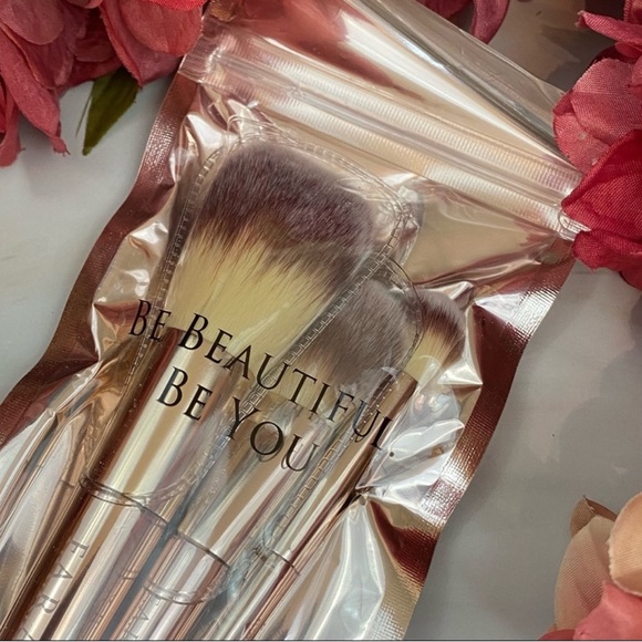 💖🆕💖 F.A.R.A.H Rendezvous Brush Trio - Picture 7 of 8